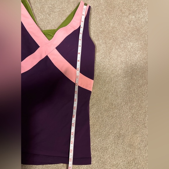 Lululemon Women’s Workout Shirt - Picture 5 of 5